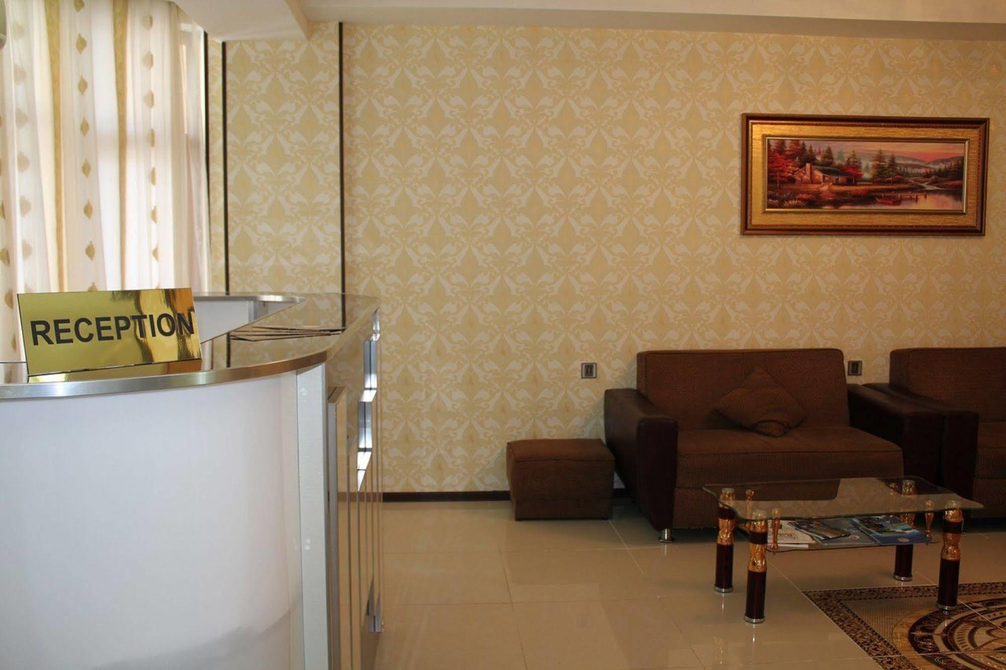 Avand Hotel Baku Ngoại thất bức ảnh