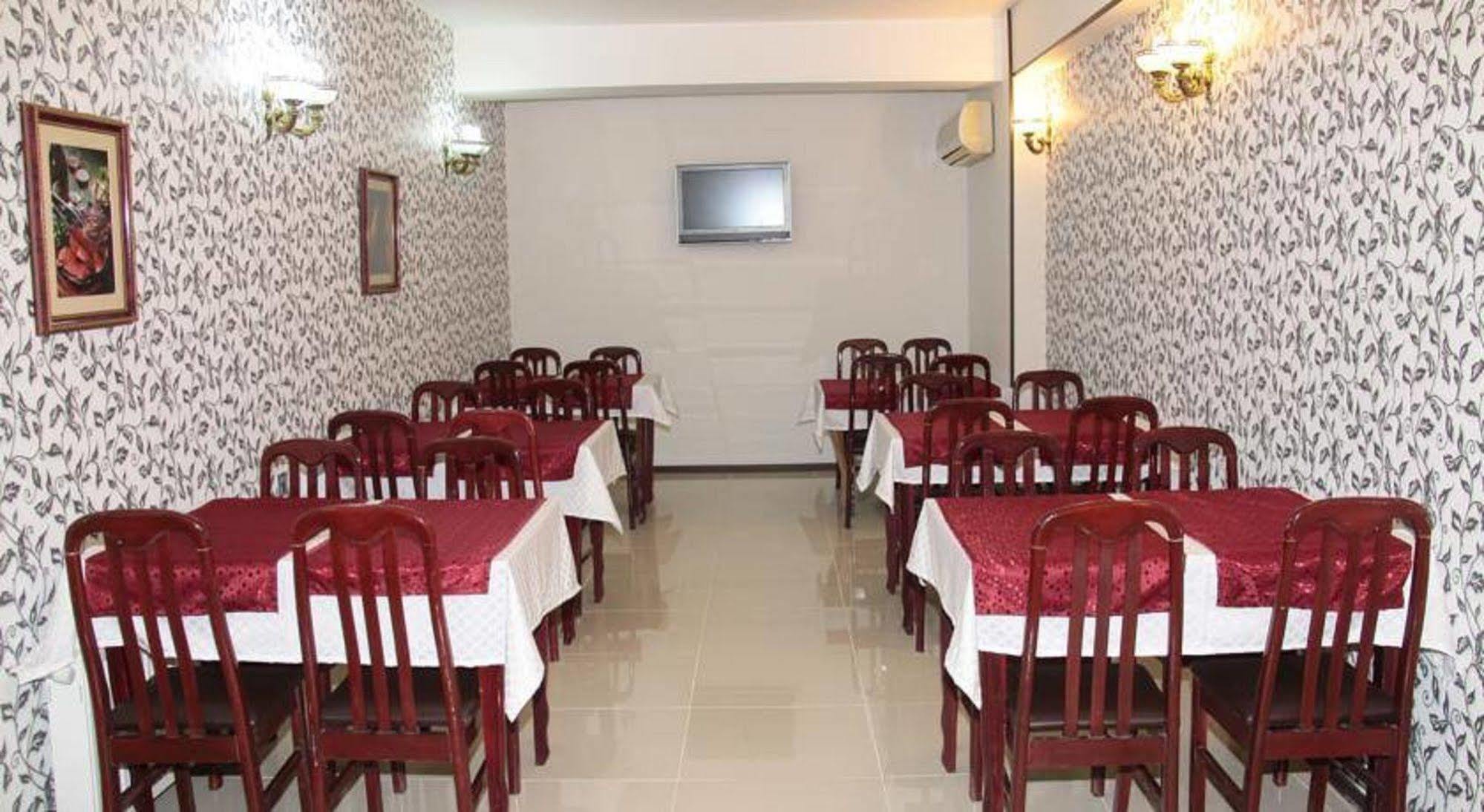 Avand Hotel Baku Ngoại thất bức ảnh